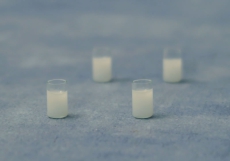 Gläser mit Milch Set of 4 Milk Glases