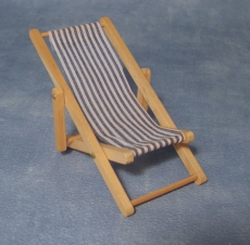 blauer Liegestuhl Blue Deckchair