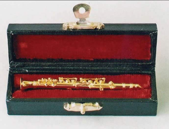 Puppenstube Miniatur Gold-Klarinette 1:12 ca 6cm Metallausführung 