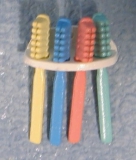 Zahnbürsten mit Halter Toothbrushes & rack